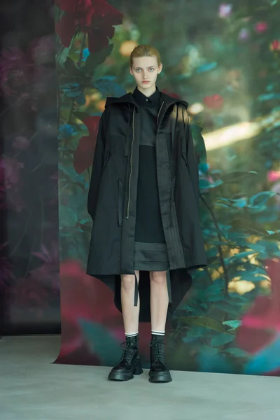 Look 27